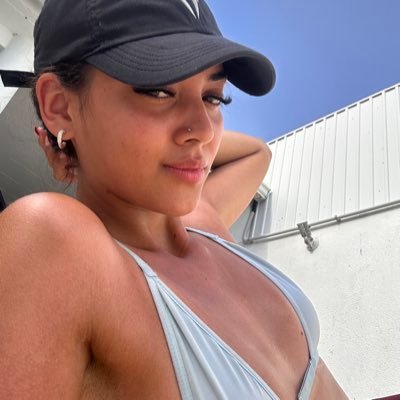 Emi__xs's profile picture. tudo uma bagunça por aqui