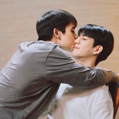 lovelygabbyy2's profile picture. Kpop account: @lovelygabbyy Loving the BL world peacefully | #JimmySea main