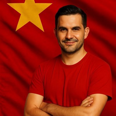 Στοχαστής της Αριστεράς 🌹 Ρομαντικός επαναστάτης με WiFi 📲 Viral ιδέες, καυστικά σχόλια, λίγη ουτοπία ✊