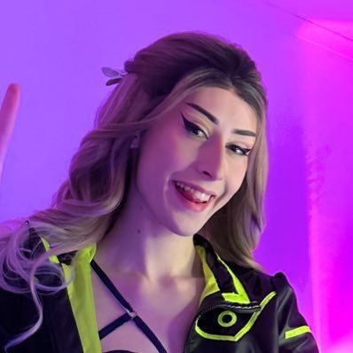Hi ,I'm Fia, 28 yo but y'all can call me Olympia your favorite trans🏳️⚧️girl click the link below👇my back up’s @olympia1beanie & @olympia_thedoll😋fun only❗️