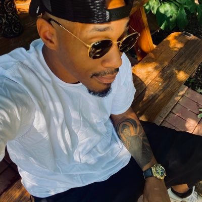 The flow changed, but I’m still the same, Plain jane not a chain on my neck, but shine like baguettes A shame, not a flex, to be like the rest 🖤