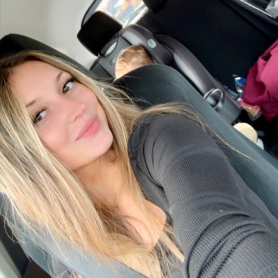 ccourtneya's profile picture. 