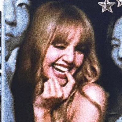 eu e lalisa manobal cowgirl comprando labubu