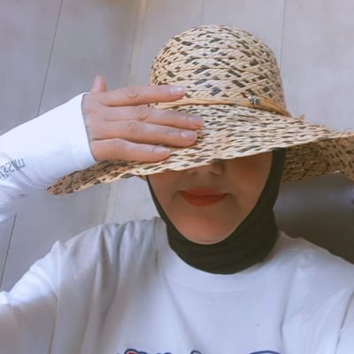كتاباتي وخواطري لا تعكس شخصي وحياتي اكتب ما يروق لي لا ما أنا أعيشه