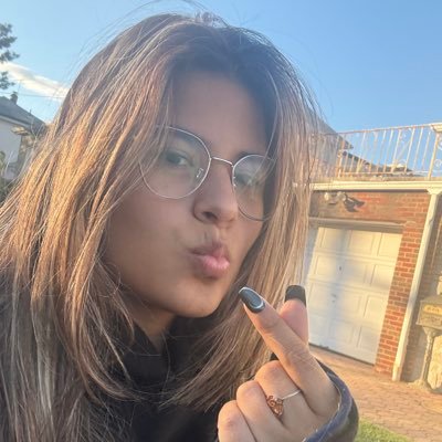 JulzcInX's profile picture. nah