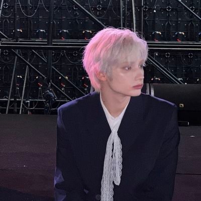 hskluv94's profile picture. el namseok y yo viendo haikyuu mientras tomamos café🫂💗