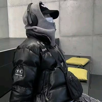 NotoriousJAP94's profile picture. 既婚30代男、13歳下妻/整形垢/タトゥー垢/読書垢/三田の大学卒