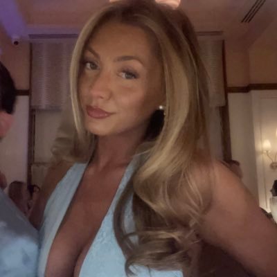 chloee_sarson's profile picture. 