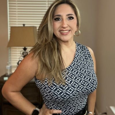 Piurana en Texas 🇺🇸 Trato de sacar lo positivo en medio de la tempestad . Libra..Soy de la época de Twitter donde se daban #FF 😁✌🏼