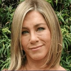 I'm Jennifer Joanna Aniston this is my fans page to tell my fans about my badge number to avoid imposter okay 💋