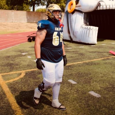 OT/OG 6'5 315 lbs true freshman @DreamU_IndyFB DM me coaches cell: 7046219845 #JUCOProduct https://t.co/jzvhpEk9xm