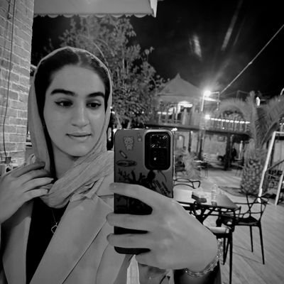 چِ کـسـی میـدانـد
کـه تـو در پـیـلـه تـنـهـایـی خـود تـنـهـایـی
پـیـلـه ات را بـگـشـا ...
تـو بـه انـداره پـروانـه شـدن زیـبـایـی !