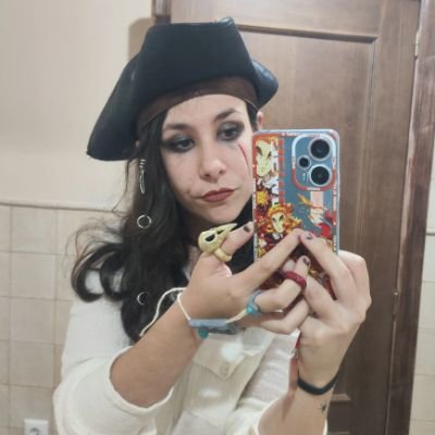 Surcando los mares hasta en las cartas 🏴☠️ ☠️ y alguna cosa más // Si algún día hago directo, pues avisaré por aquí, digo yo. // 🌼💚