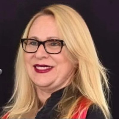 formadora de opiniões, Evangélica✝️, vegana 🌱, procurando ser uma pessoa melhor 🌸🌻,mulher de direita ✊🇺🇸, Patriota 🔰, Psicologia por amor❤️