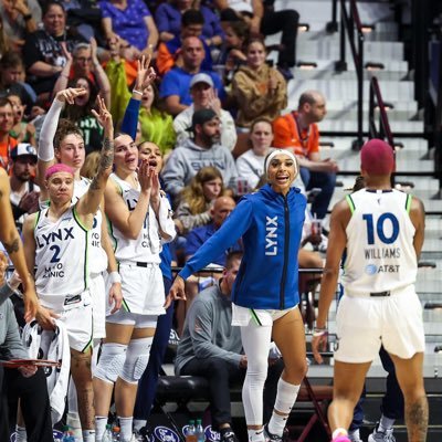BEYHIVE🖤👑 | i’m just schoolin’ life | Rooting for #GoPackGo #FSUTwitter🍢 #WNBA