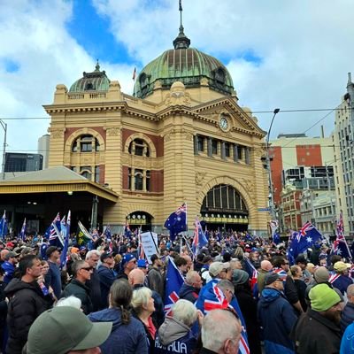 🇦🇺🇨🇮🏴🇬🇧Aussie Mum holding the line for common sense 🚻
Calling treason in Governments‼️
Fighting back in the war & rape of western culture 🚨