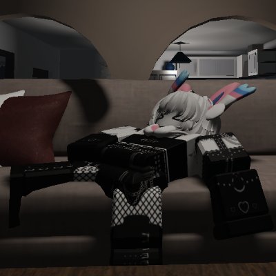formerly moldsmal_, indie101yes, 0cadynse, M1das_OW7, sugrflyfannnnn
I dont respond to randos dms WHY IS EVERYONE DM'G ME
Im cadynse from roblox yeah thats me