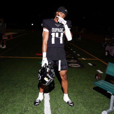 @Dupage_football True Sophomore|19 years old|3.4gpa|FS/SS/CB|6’2|190|40 inch vert|4.5 40| (FULL QUALIFIER) Email: brandonred2424@gmail.com|phone#(331-775-6179)