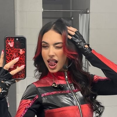 estranhamente fã de slasher e de novela
🍒🫧
@onlyriix