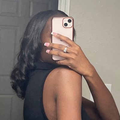 Hi! I’m Tee! I’m pretty. I am the main character. I am in a lot of ppl’s search bar, like yours. 🤭 Purchase your budget planner today! 💸