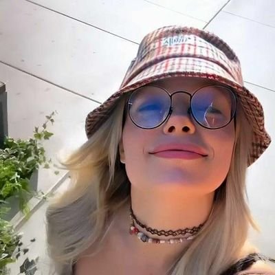 I live on farm and wrestle once a week on live Tv.covered in bruises ✨⭐❤️
https://t.co/5uS6qF69ae