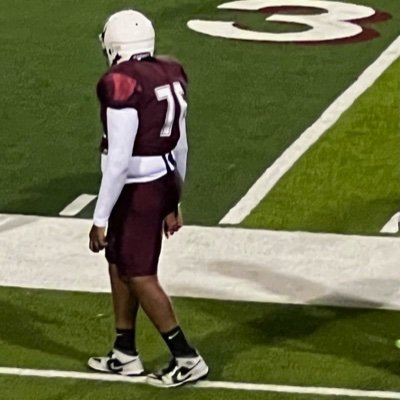 🏈|| 6’1 || 237 lbs || (L) O-Tackle || 🎓C/O 2029 || #76 || GPA-coming soon! ||🥞server ||