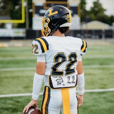 Student Athelete| 4.0 GPA| 5’7|150 lbs |FS SS,RB,WR| B: 190 S:300| Class of 2028| Loreauville High School| committedcort@gmail.com|