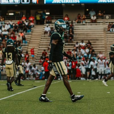 Cypress Falls/3.8GPA/6’2 170 /3⭐️CO 26 DB /40: 4.4/832-589-9929/HC: @CyfallsFb/ Jameshenderson200719@gmail.com. https://t.co/JSfonR9YTV