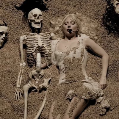 manifestomayhem's profile picture. charlotte flair updates and shady facts
