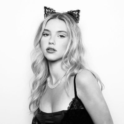 @charlottcclark
