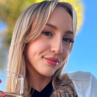 Just_Peechi_'s profile picture. Chronically online