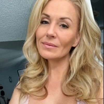 Age 62 almost 63.
Not to bad for an old lady. 💚📷
Can you help me?