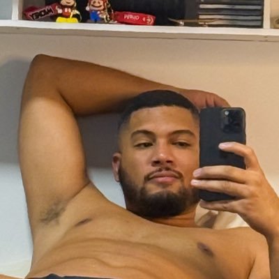 outrolourencx's profile picture. não me leve a sério 👋🏾