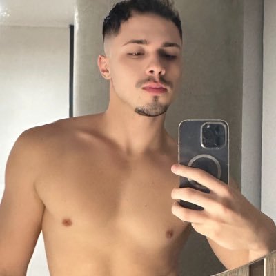 zampirollli's profile picture. 💪🏻Himbo