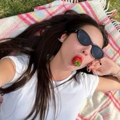 CYBER 🍓🤍 spreading smiles in pixels ⋆ Roblox = happiness ✦ a friendly gamer next door 🌼