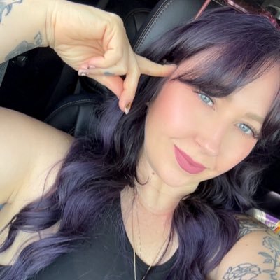 Mishizzle_421's profile picture. “Shut your pie-hole. I’m dope & I know.” 🤍|| 🫶🏻 || ☮️ || ♉️ || ✨|| ☀️|| 💟 || 🏝 || 🎤 || 💀