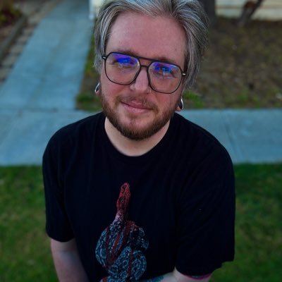 Perpetually tired | AuDHD | Dogfather | space enjoyer | mentally (ch)ill | N🖤 | occasional streamer/video editor | 📧 Business: vizlivesbiz@gmail.com