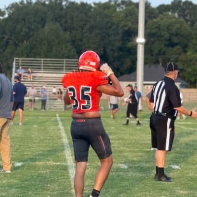 Santi_ss00's profile picture. Beau chene high school - C/O 2028 - Insta:santi.ss00 6’0 DE/OL #35#56- 3.0GPA💚