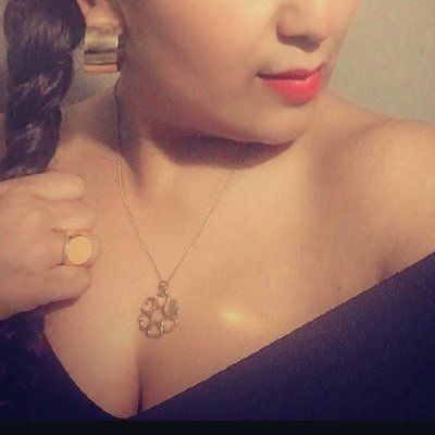 oldies 🎶 beer 🍺 and beach 🏖️ ♏️ Om Mani Padme Hum 🧘🏻♀️✨ @psicologatuna es mi amora del alma 😘