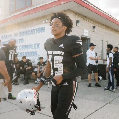 WR | 5’10- 170 | @sppfootball (NJ) | 2027 | NCAA ID # 2206591770 | 📥: Chrishornjr34@gmail.com | 📲: 908-294-0736 | HC: @CoachRichHansen ADVISOR: @kinslerlatish