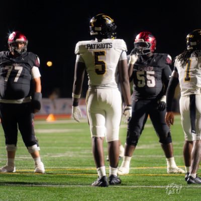 IsaacTanis's profile picture. C/O 26  Edge 6’3 240 3.8 Gpa. https://t.co/hK84DVJGo5