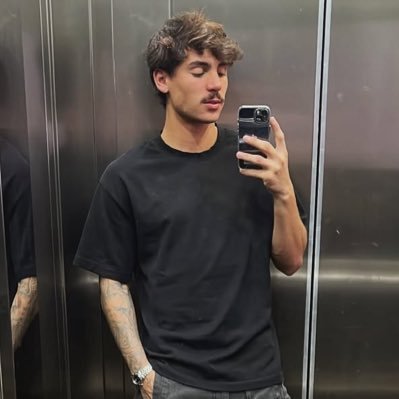 não me levem a sério aqui. são só pensamentos intrusivos.