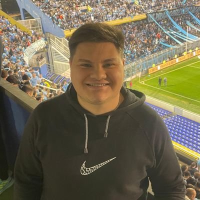 🎙 Periodista, cronista y productor en @playdeportivofm | 📚🧑💻 Estudiante en la Tecnicatura Superior de Marketing Digital.