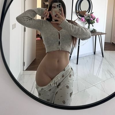 SmartmonkeyGirl's profile picture. 布里斯班  新手情侣 账号共管 185 78/160 50