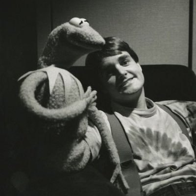 jaylovestv's profile picture. they/them || i ❤️ tv || link is the shows im watching rn :-)