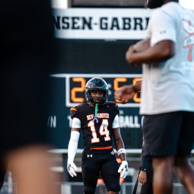5’10 170| Class of 27’ | New Hanover HS Varsity |SS/OLB/NICKEL | 3.23 GPA Weighted| 2 sport athlete |email: zerrion.hawes21@gmail.com | 📞:9103982123