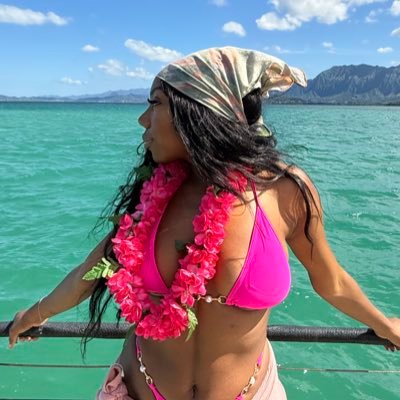 Founder. Fitness Babe Tackling black generational trauma through health& wellness. NYC/LA• Instagram: Nissamontour •TikTok :Nissamontour train@Nissafit.com 🇭🇹