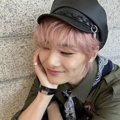 ā āā½ļø ⦠. . ā”fan account: bts, skz
ā amo cafĆ©, lee know, batatas, ursos, dinossauros, mcr e sunoo
eu que engravidei o yoongi