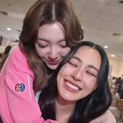 I’m no one special, just someone who loves LingOrm dearly ☘️🌸
|| please always be kind 🤗 || #Lingorm 4ever ♥️ 🐕🦺🪽🍳
@linglingsirilak @ormmormm