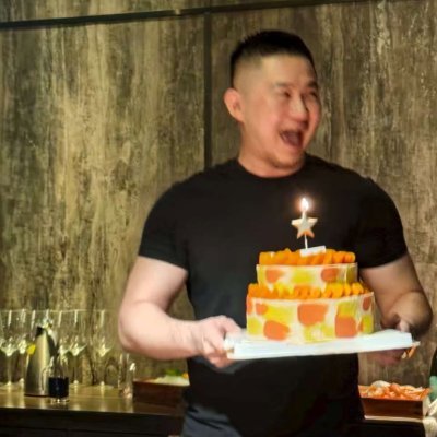 UZwT8IOG2hpFnNP's profile picture. 